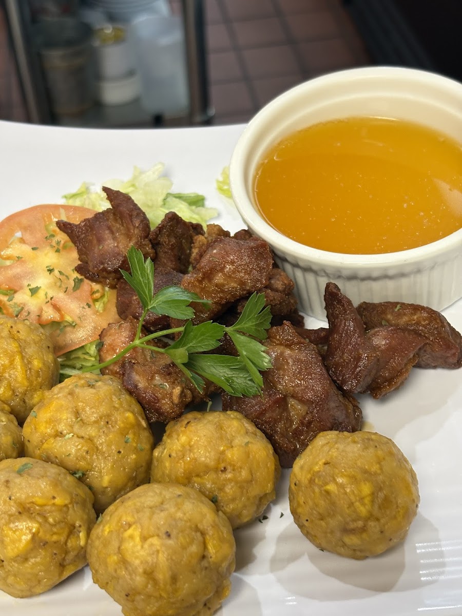 Taínos Bakery & Restaurant Photos 2